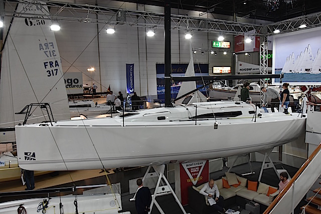 J 121 1.jpg