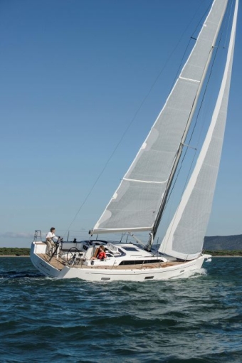 Masthöjd på 19,10 meter, segelyta på 97 kvadrat relativt deplacementet på 8,85 ton säger spanare att X4 är en kaxig cruiser. 12Helariggen