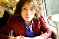 Ezra Miller. Skådespelare, musiker och aktivist.