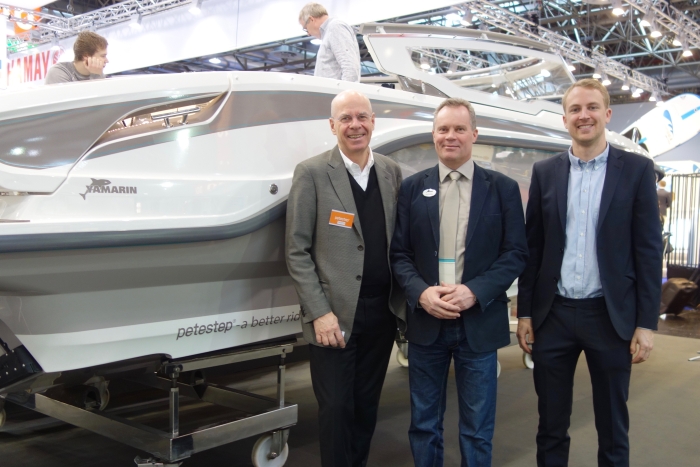 Jonas Danielsson, CTO och Håkan Lindström, CEO finns på plats från Petestep. Peter Krusberg, utvecklingsansvarig för stora finska båtmärket Yamarin, finns också på plats. Petestep2