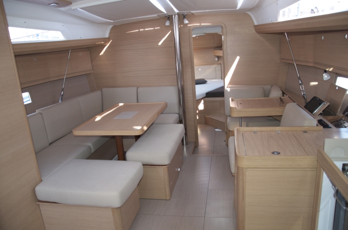 Dufour 410/412 D410salongny