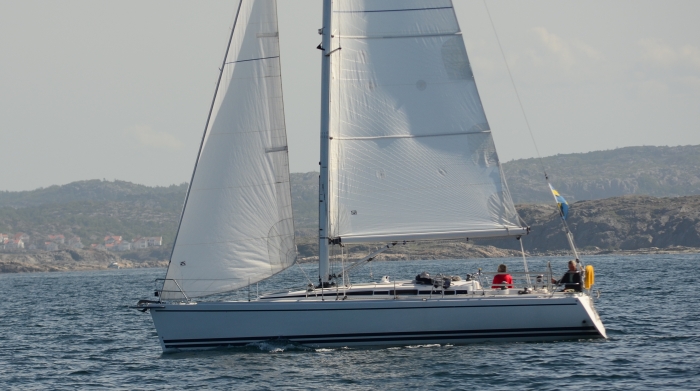 Arcona 400 kombinerar flott segling med fin finish, men har ändå gått ner i pris. ny9