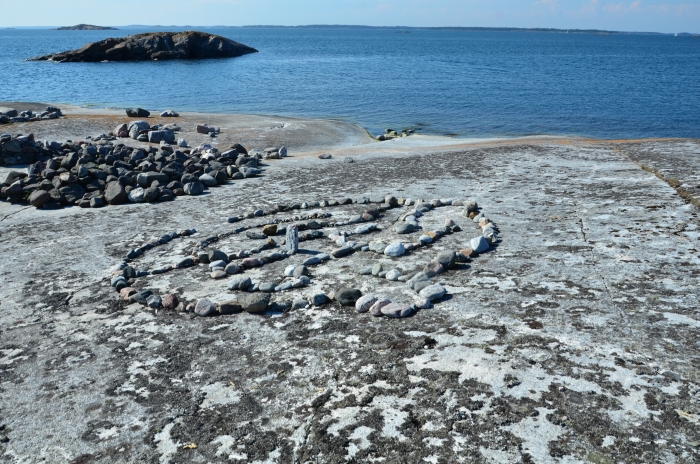 Vad gör en sysslolös kajakpaddlare om inte en labyrint. 11ny