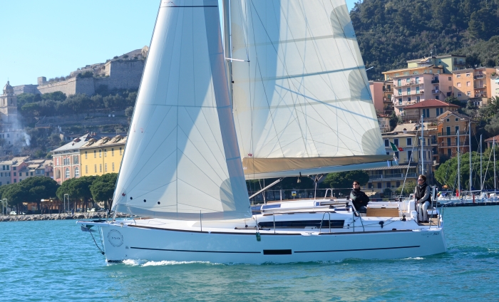 Dufour350