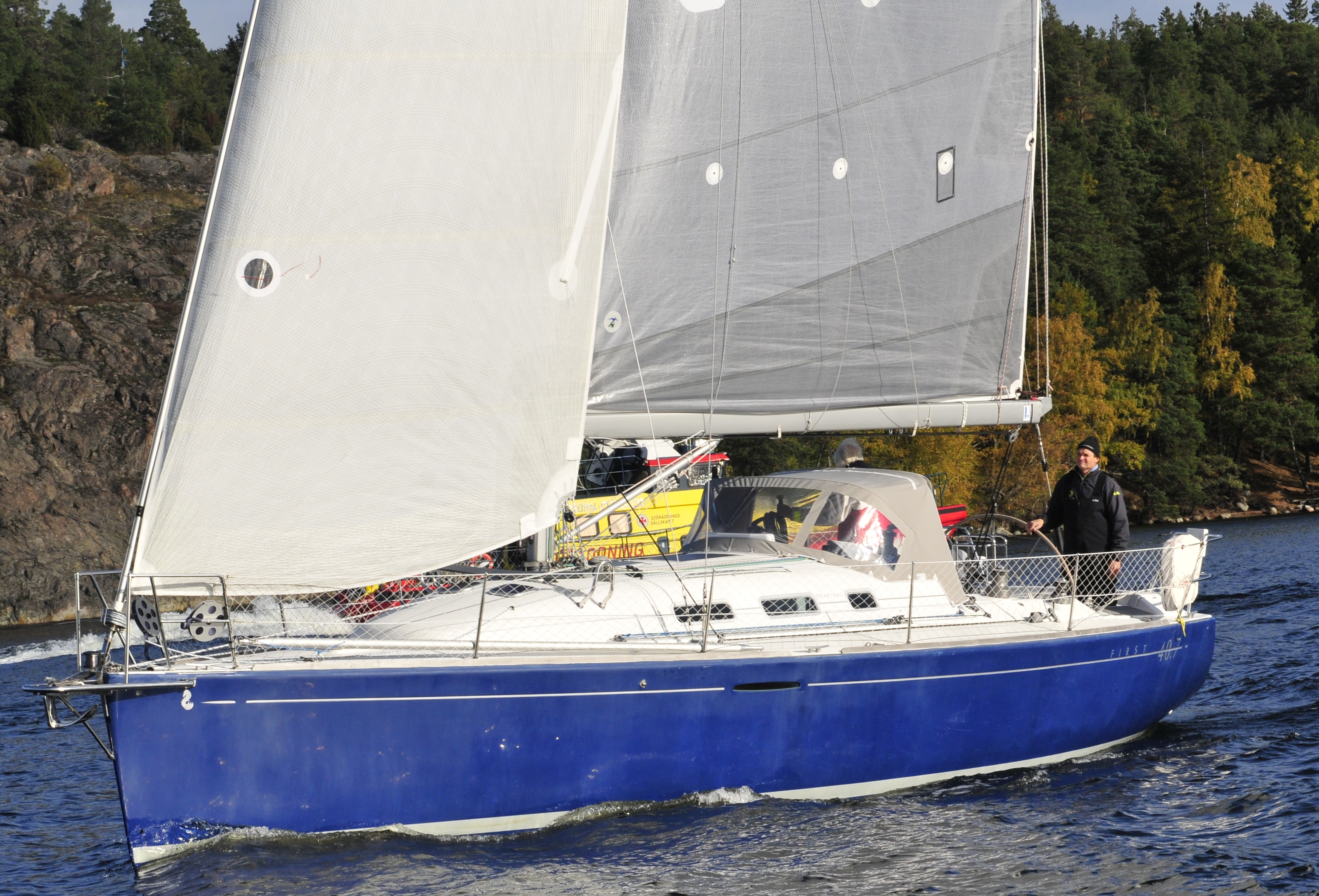 First 40.7 var en succe´ för fabriken på grund av fin fart för pengarna. Men baksidan är byggsättet med innerliner, som utredare anser behöver inspekteras av kunniga varje år. first40