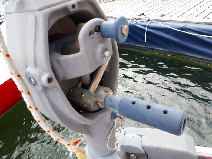Norr om Norrtälje hittade jag ett vindroder av bästa sorten: Hydrovane. vifslan1